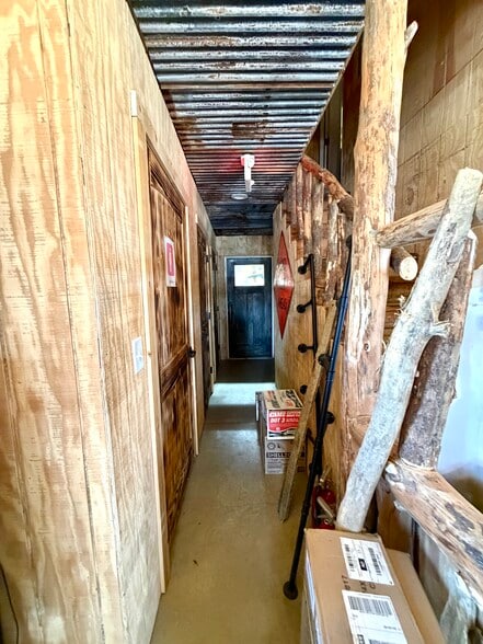 More Photos Of 2501 3rd St SW, Attalla Specialty For Sale