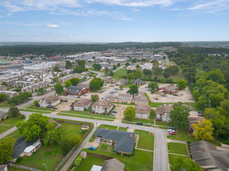 More Photos Of 2401 S 50th St, Fort Smith Apartments For Sale