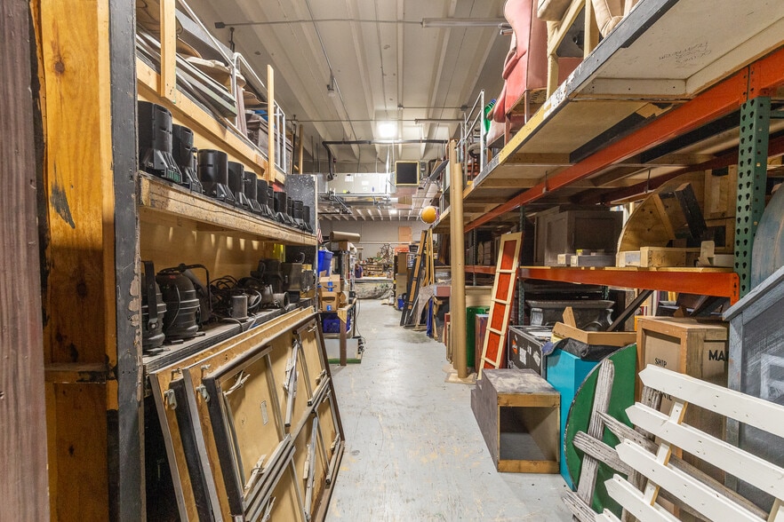 More Photos Of 2169 10th St, Sarasota Warehouse For Sale