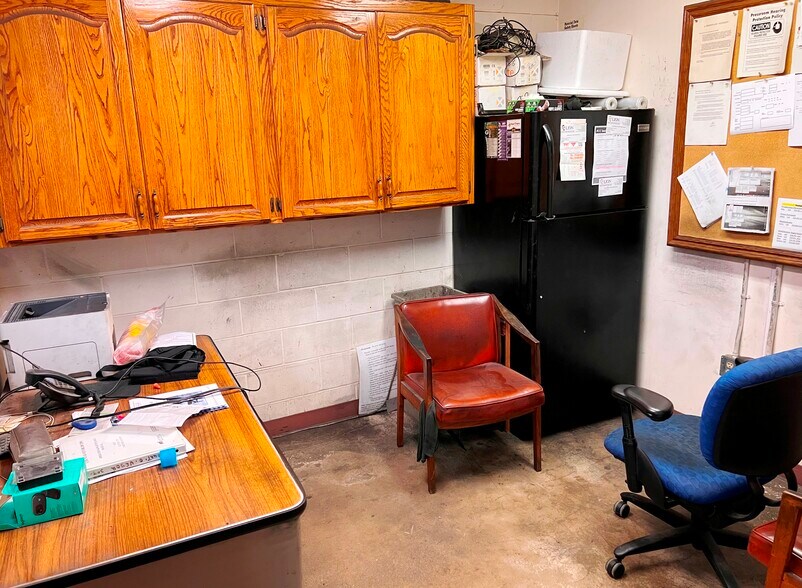 More Photos Of 506 James St, Brainerd Warehouse For Sale