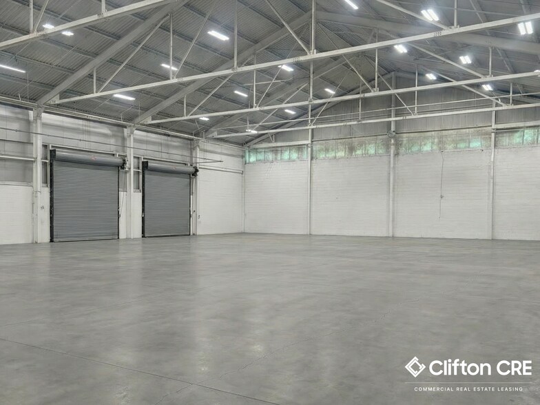More Photos Of 4001-4017 Dell Ave, North Bergen Warehouse For Lease