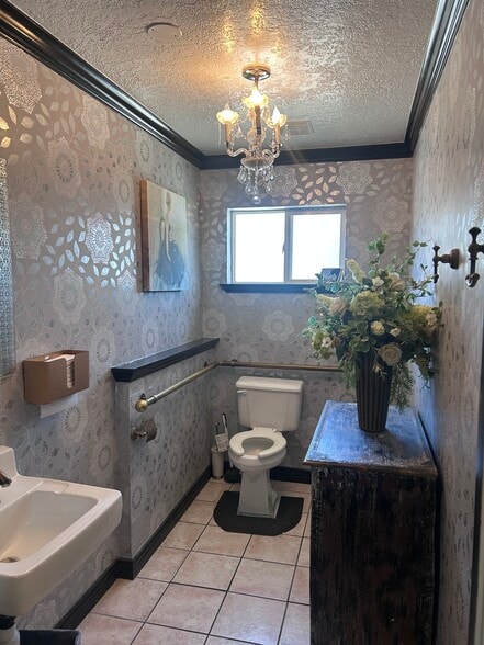 More Photos Of 1215 S Main St, Orem Office For Sale