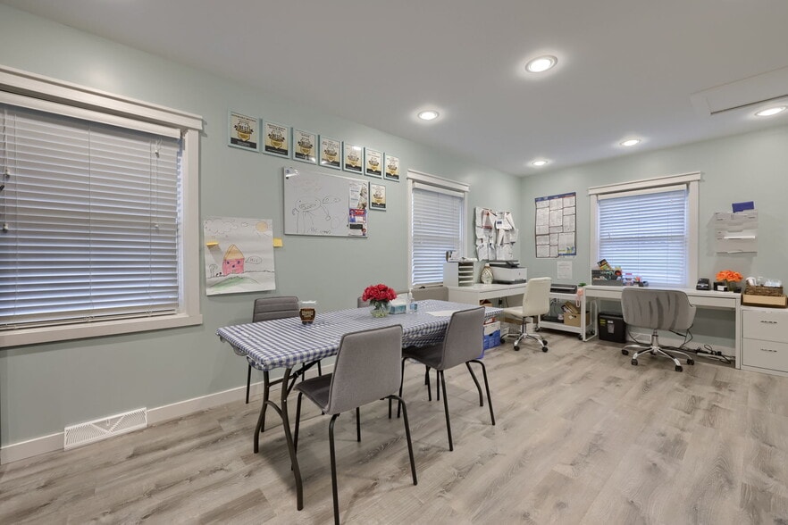 More Photos Of 825 Eden Rd, Lancaster Medical For Sale