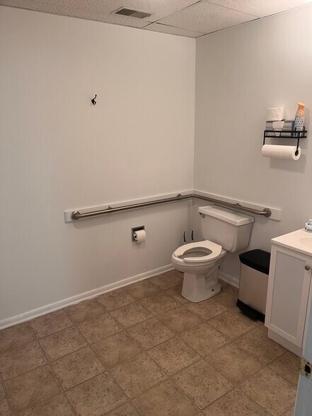 More Photos Of 421 E 3rd St, Bloomington Storefront For Lease