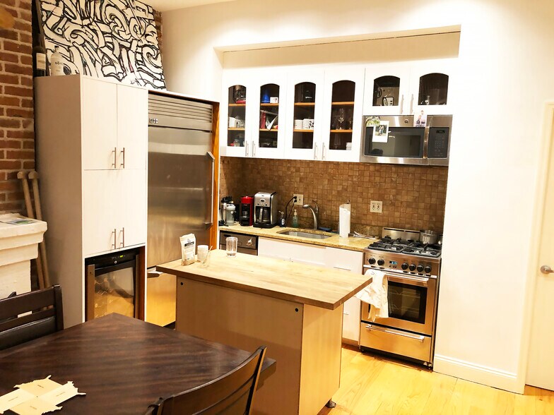 More Photos Of 36 Bedford St, New York Apartments For Sale