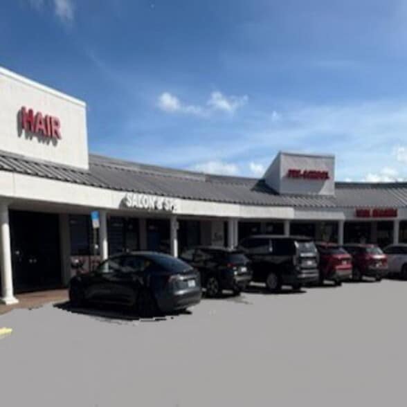 More Photos Of 18600-18760 NW 67th Ave, Miami Lakes Unknown For Lease