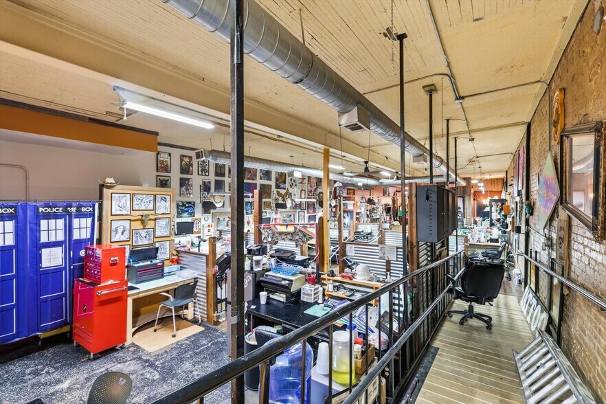 More Photos Of 1426 N Main St, Fort Worth Storefront Retail Office For Lease