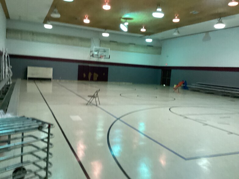 More Photos Of 2525 Oakwood Rd, Oak Creek Schools For Sale