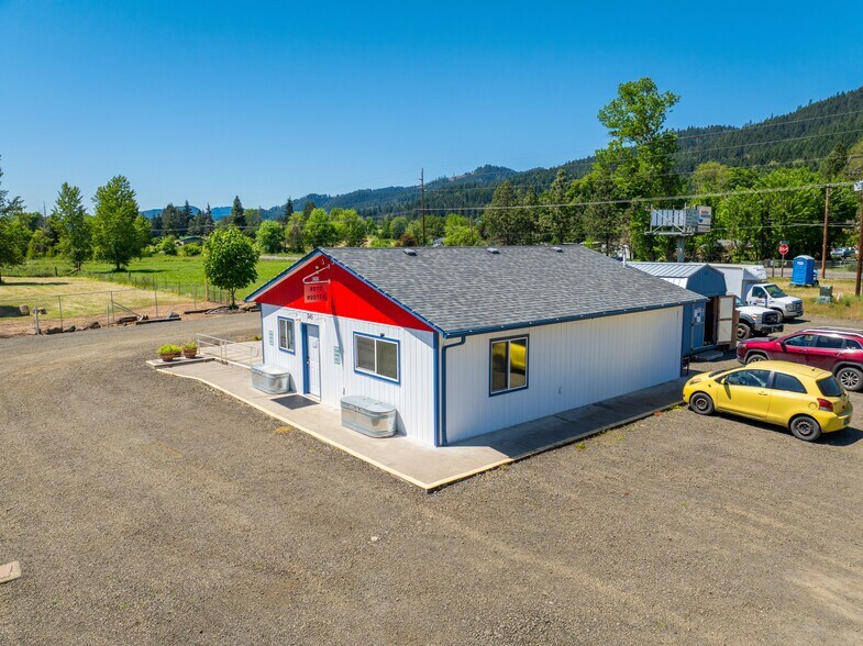More Photos Of 215 Lawson Ln, Tenmile Warehouse For Sale