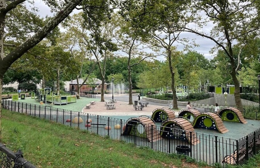 More Photos Of , Brooklyn General Retail For Sale