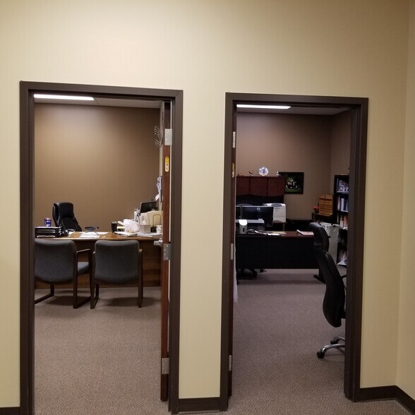 More Photos Of 1217-1249 Arrowhead Ct, Crown Point Warehouse For Lease