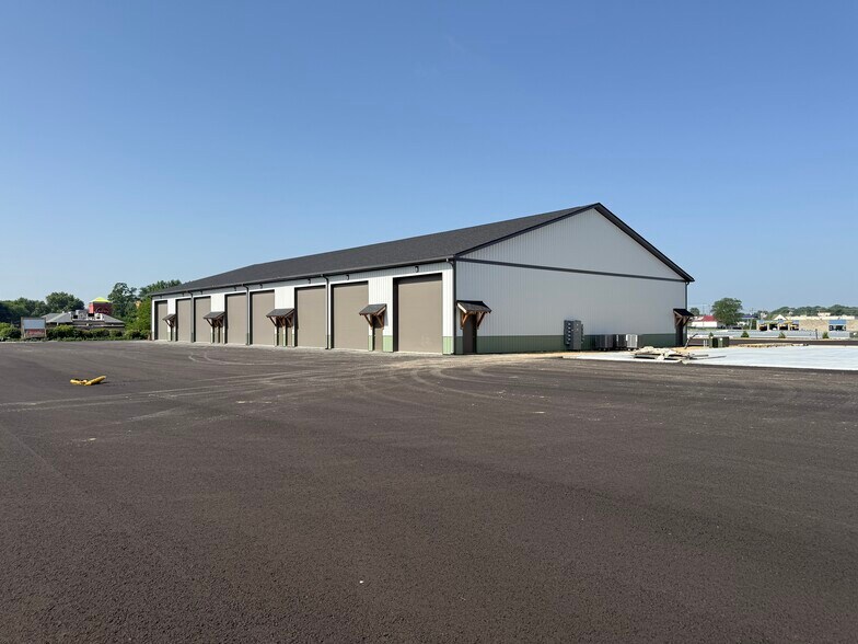 More Photos Of 6565 Stellhorn Rd, Fort Wayne Self Storage For Lease