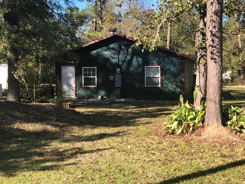 More Photos Of 4301 Roosevelt Ave, Groves Specialty For Sale