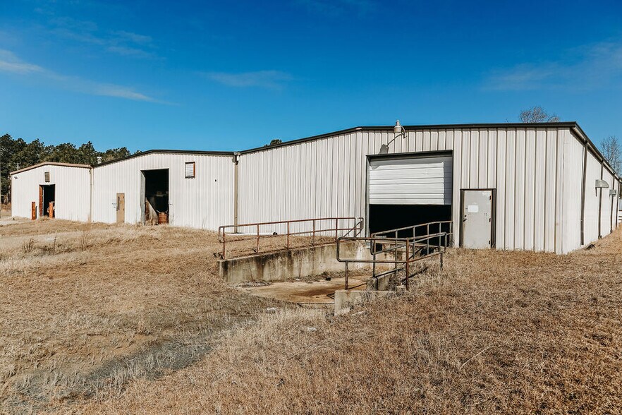 More Photos Of 14099 US Highway 15 501, Aberdeen Warehouse For Lease