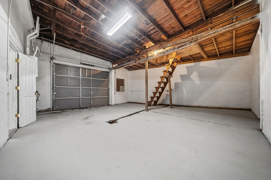 More Photos Of 340 Park Ave, Hot Springs Auto Repair For Sale