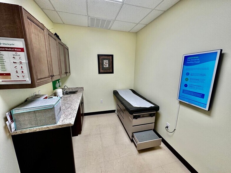 More Photos Of 1019 Harvin Way, Rockledge Medical For Lease
