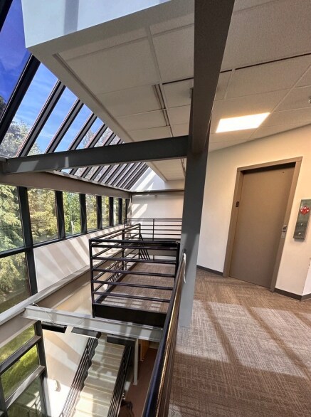 More Photos Of 1551 Lore Rd, Anchorage Office For Sale