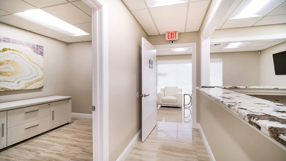 More Photos Of 201 N University Dr, Plantation Medical For Sale