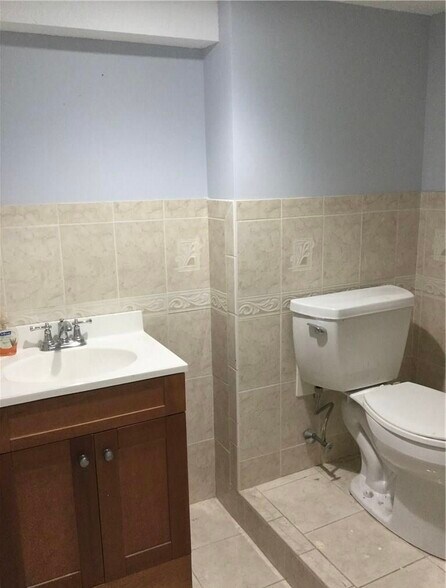 More Photos Of 127 Cedar St, Branford Medical For Sale