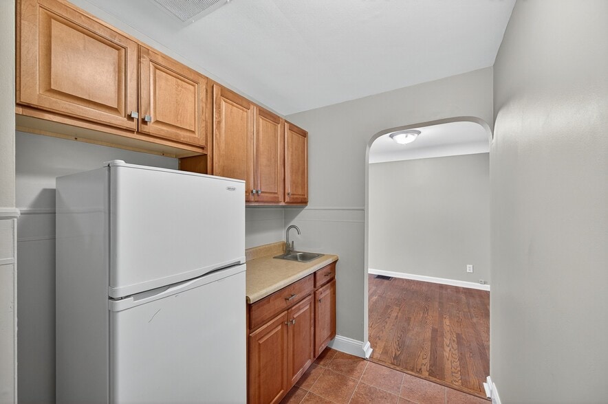 More Photos Of 5709 Cheviot Rd, White Oak Office For Sale