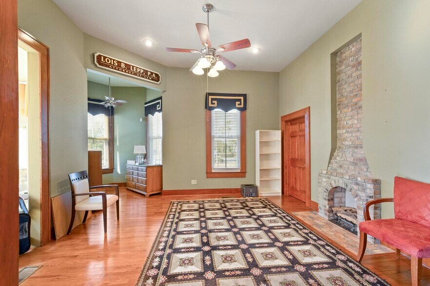 More Photos Of 902 E Gadsden St, Pensacola General Retail For Sale