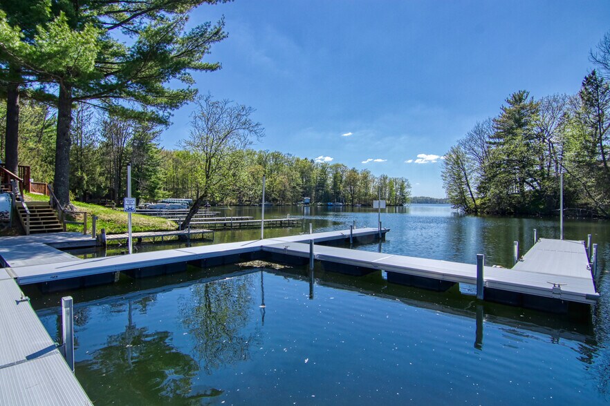 More Photos Of 1085 N County Highway F Unit 26, Birchwood Restaurant For Sale