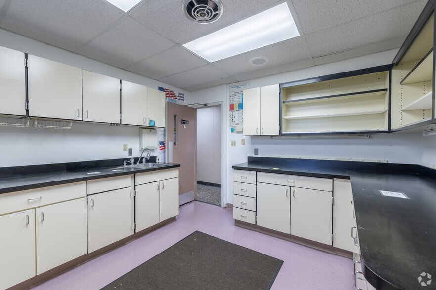 More Photos Of 1240 E Main St, Springfield Loft Creative Space For Sale