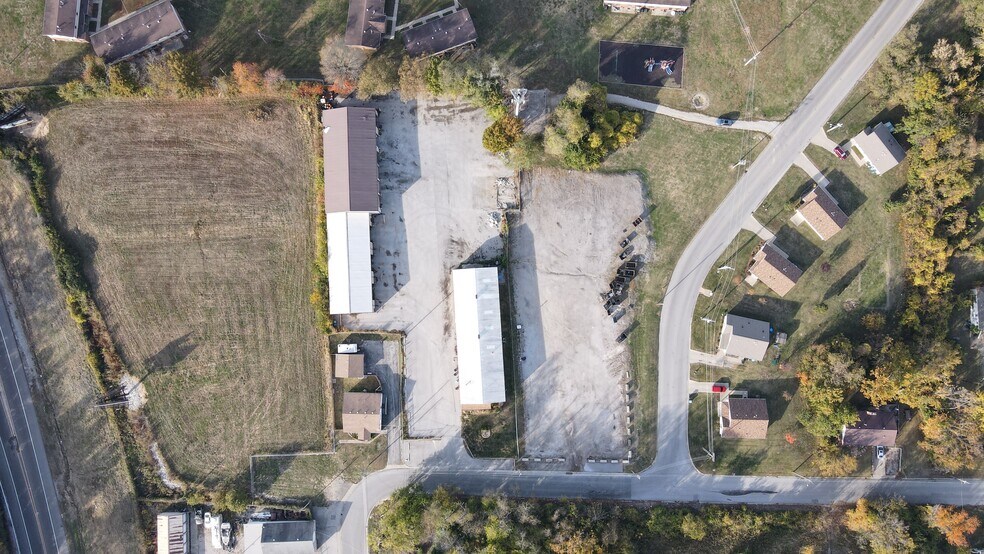 More Photos Of 900-914 Tonsor Rd, Alton Warehouse For Sale