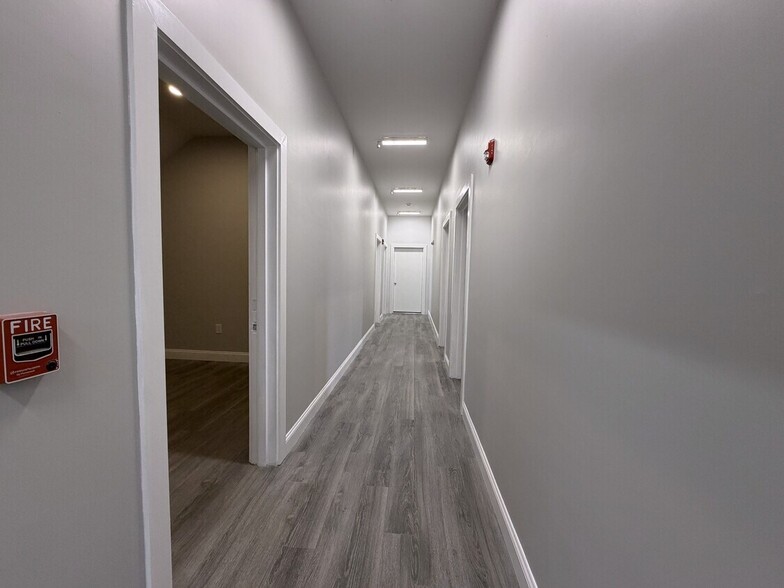 More Photos Of 2 Peter Rd, Bristol Office For Lease