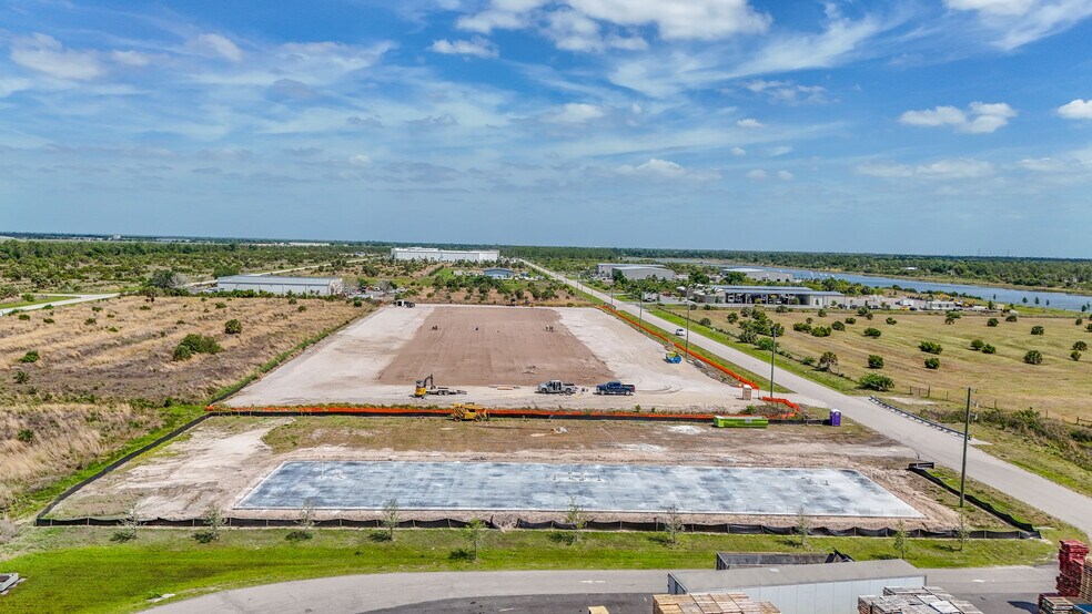 More Photos Of 8429 Northup dr, Punta Gorda Industrial For Lease