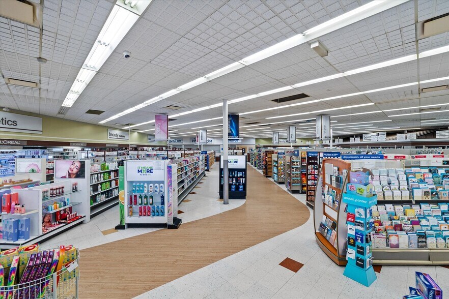 More Photos Of 44 Kings Vlg, Minersville Drugstore For Lease