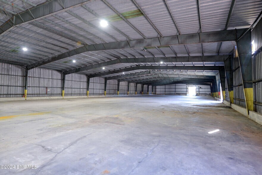 More Photos Of 100 Chestnut st, Pachuta Warehouse For Sale