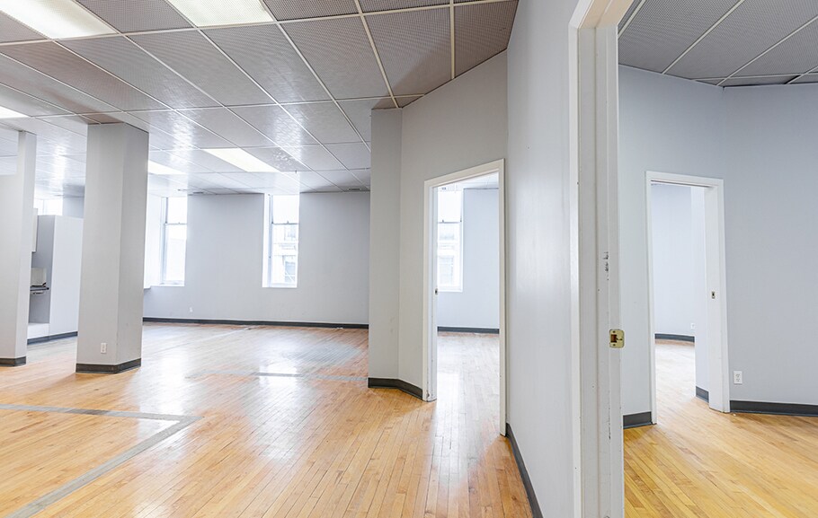 More Photos Of 72 Princess St, Winnipeg Office For Sale