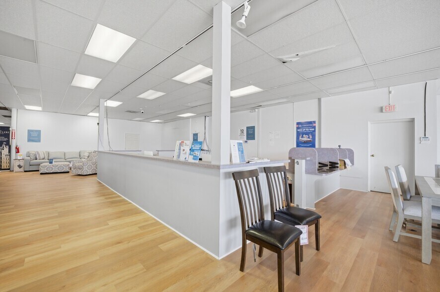 More Photos Of 6542 E Virginia Beach Blvd, Norfolk Freestanding For Lease