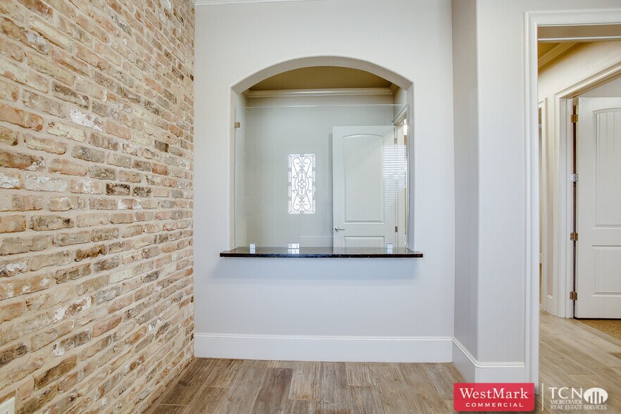 More Photos Of 2507 79th St, Lubbock Medical For Lease