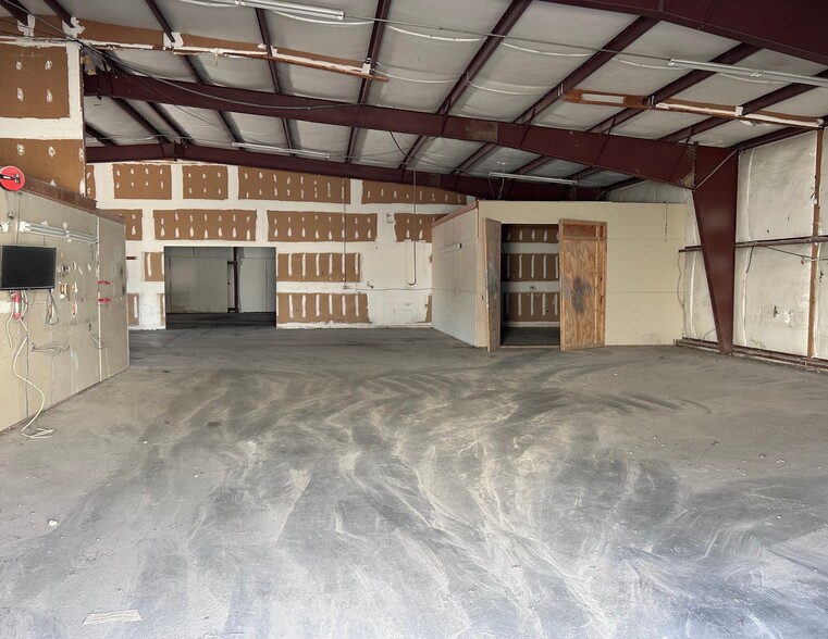 More Photos Of 7224 Middle St, Columbia Warehouse For Lease