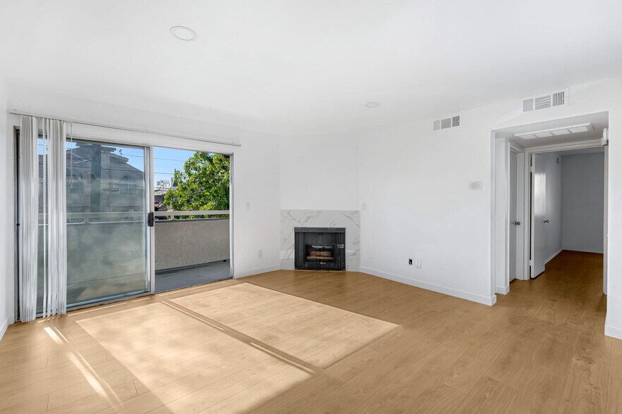 More Photos Of 4406 Cahuenga Blvd, Toluca Lake Apartments For Sale