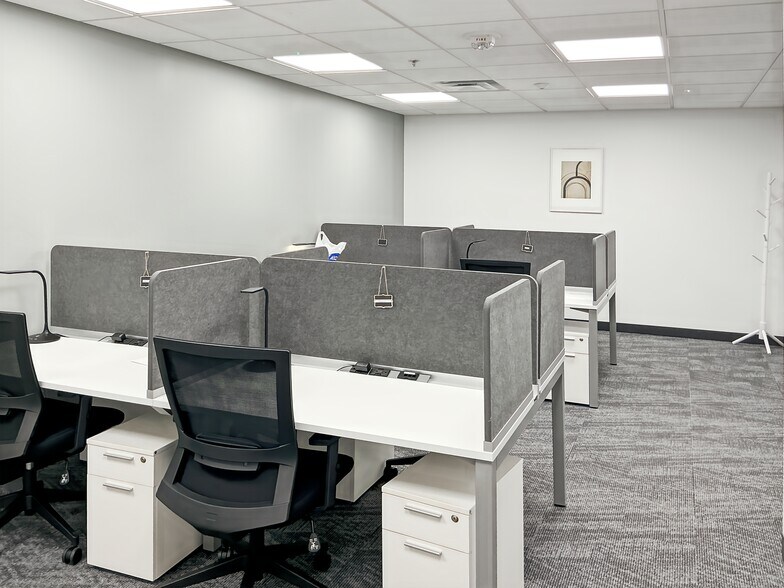 More Photos Of 302 E Carson Ave, Las Vegas Coworking Space