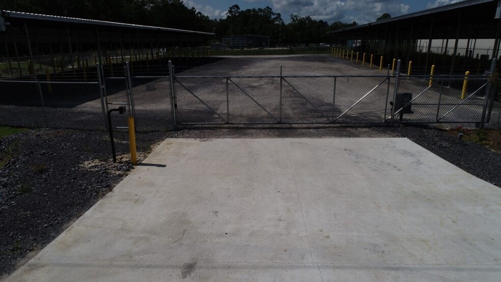 More Photos Of 9854 Florida Blvd, Walker Self Storage For Sale