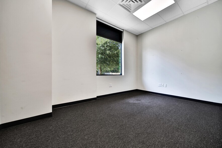 More Photos Of 5939 Albert Dr, Humble Light Distribution For Sale