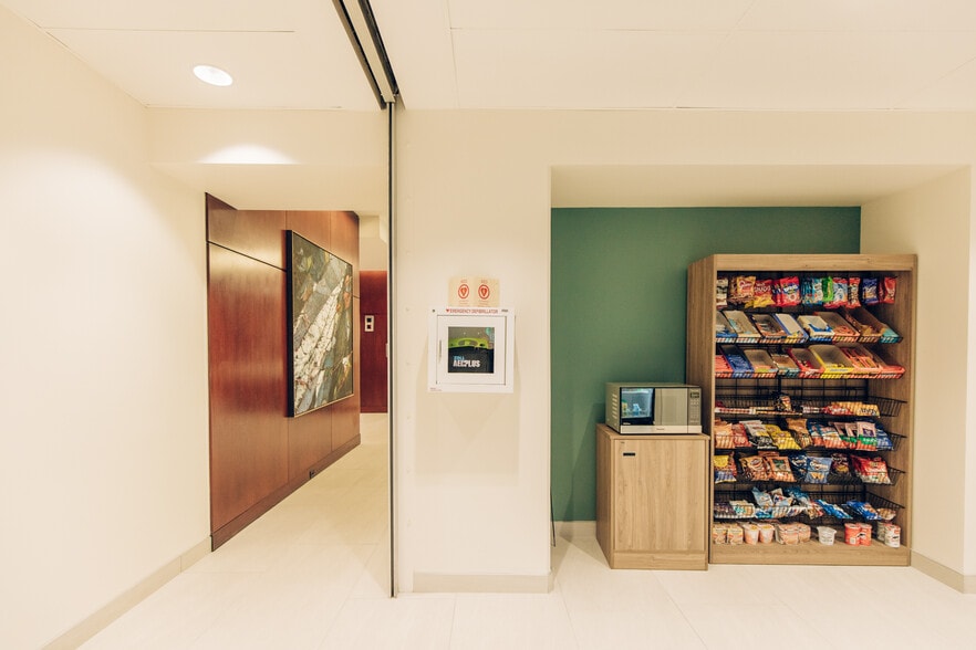 More Photos Of 1500 SW 1st Ave, Portland Office For Lease