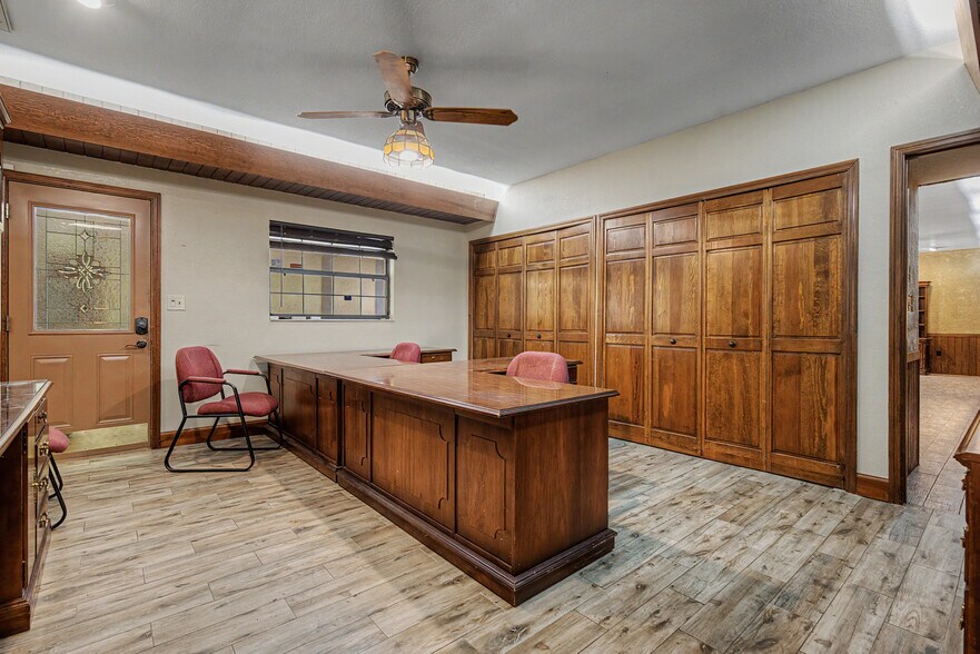 More Photos Of 2160 Laurence Dr, Clearwater Office For Sale
