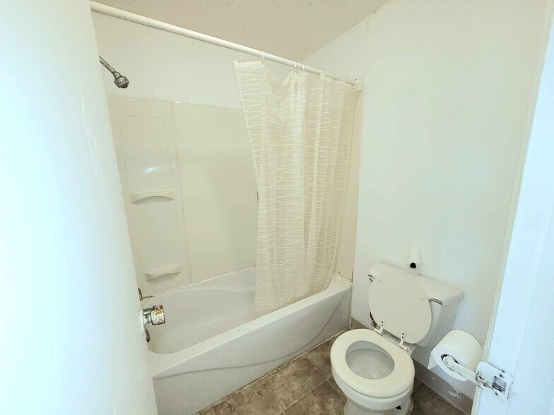 More Photos Of 1404 & 1420 Rodeo Rd, North Platte Apartments For Sale