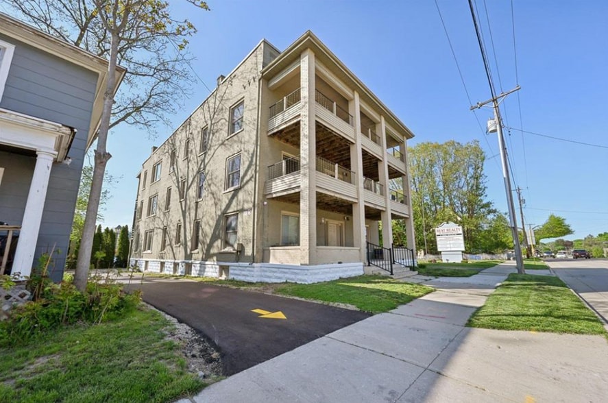 More Photos Of 108 N Main St, Edgerton Apartments For Sale