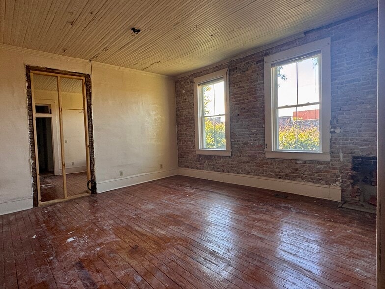 More Photos Of 2720 Cleveland St, Elloree Storefront Retail Residential For Sale