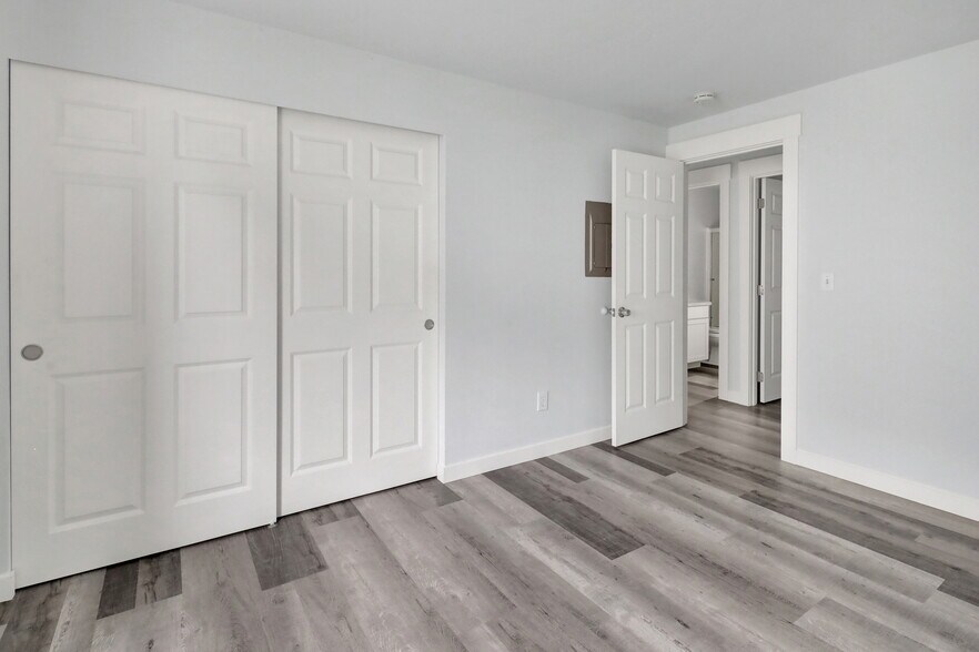 More Photos Of 1502 Burrows Ct, Anacortes Multifamily For Sale