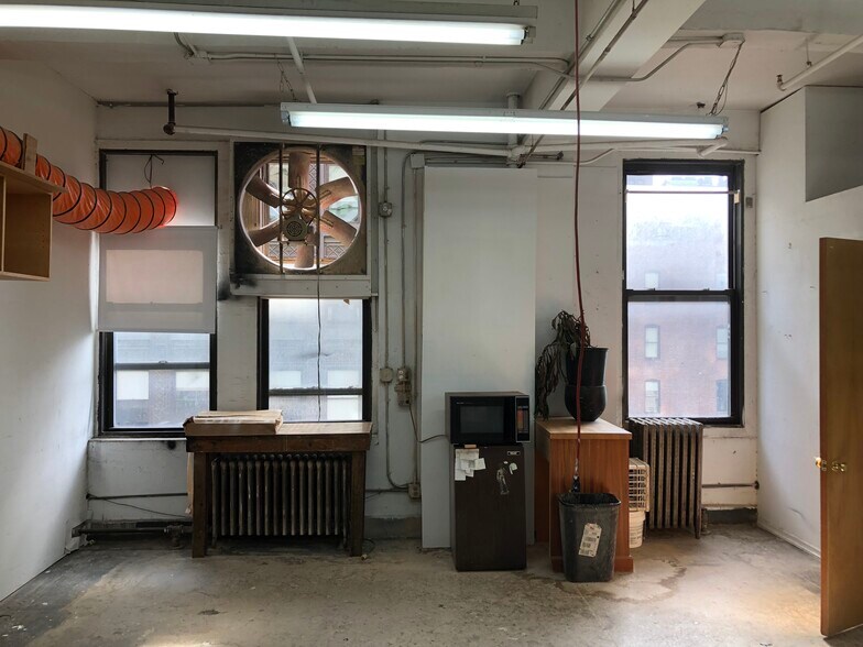 More Photos Of 153 W 27th St, New York Office For Lease