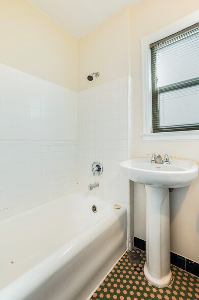 More Photos Of , Seattle Multifamily For Sale