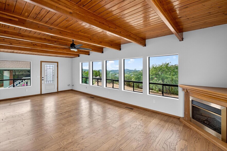 More Photos Of 14621 Woods Valley rd, Valley Center Flex For Sale
