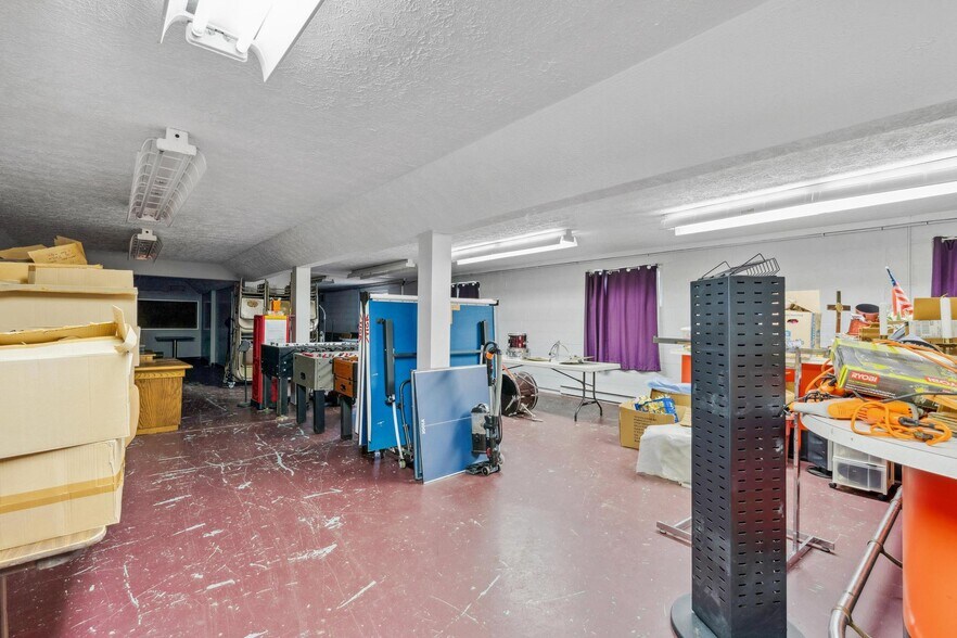 More Photos Of 8340 Pippin Rd, Cincinnati Specialty For Sale